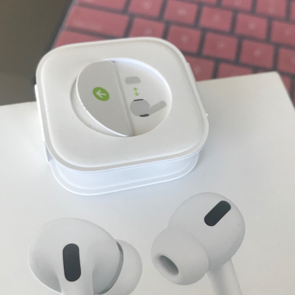 Apple AirPods Squishy Ear Pieces Set of 2 NEW